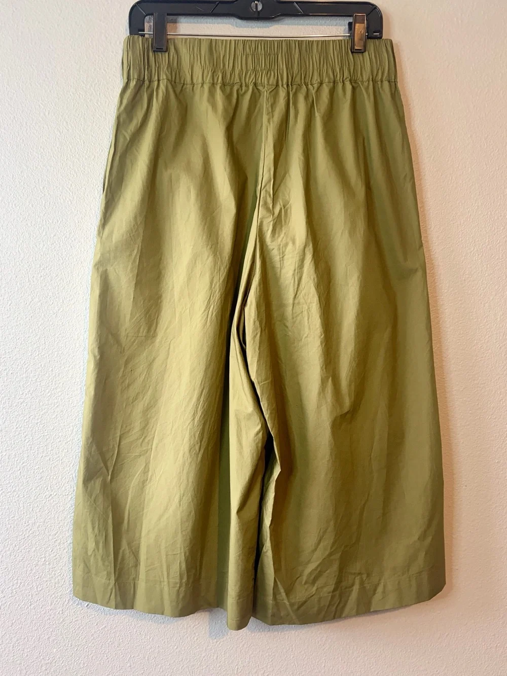 Baum Und Pferdgarten
Wide Leg Culottes Wo - Green Carrot Pants - Picture 3 of 4